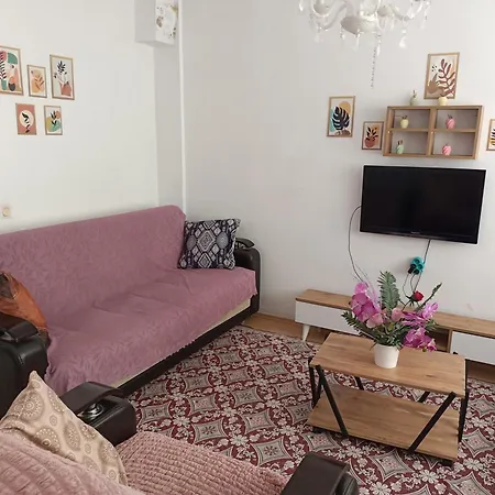 Appartement Havalimani Ve Lara Plaj Yakin. 1+1 Daire